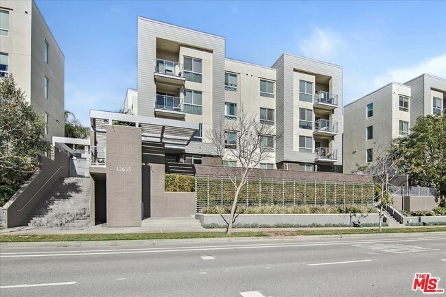 Foto del edificio - 12655 Bluff Creek Dr