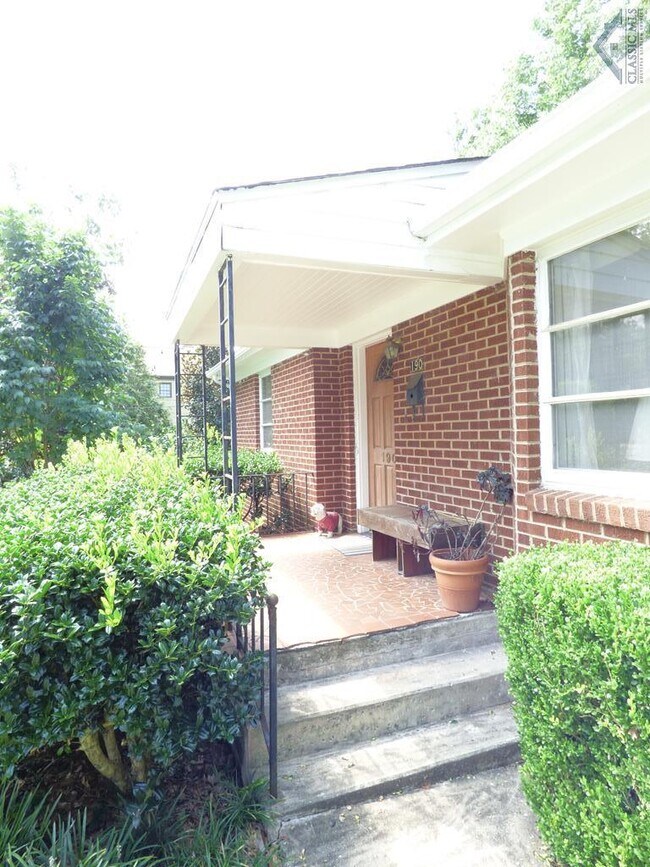 Building Photo - 190 Stanton Way