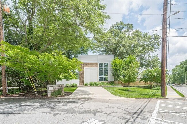 Foto del edificio - 2269 Briarwood Hills Dr NE