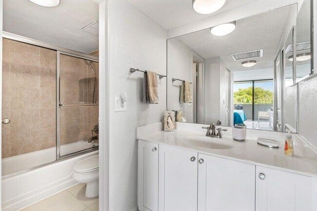 Foto del edificio - 1830 Embassy Dr