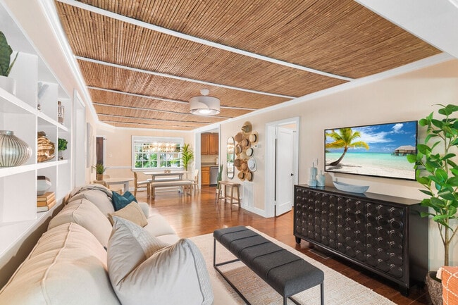 Building Photo - 303 Lang Rd