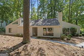 Building Photo - 505 Summerhill Pl