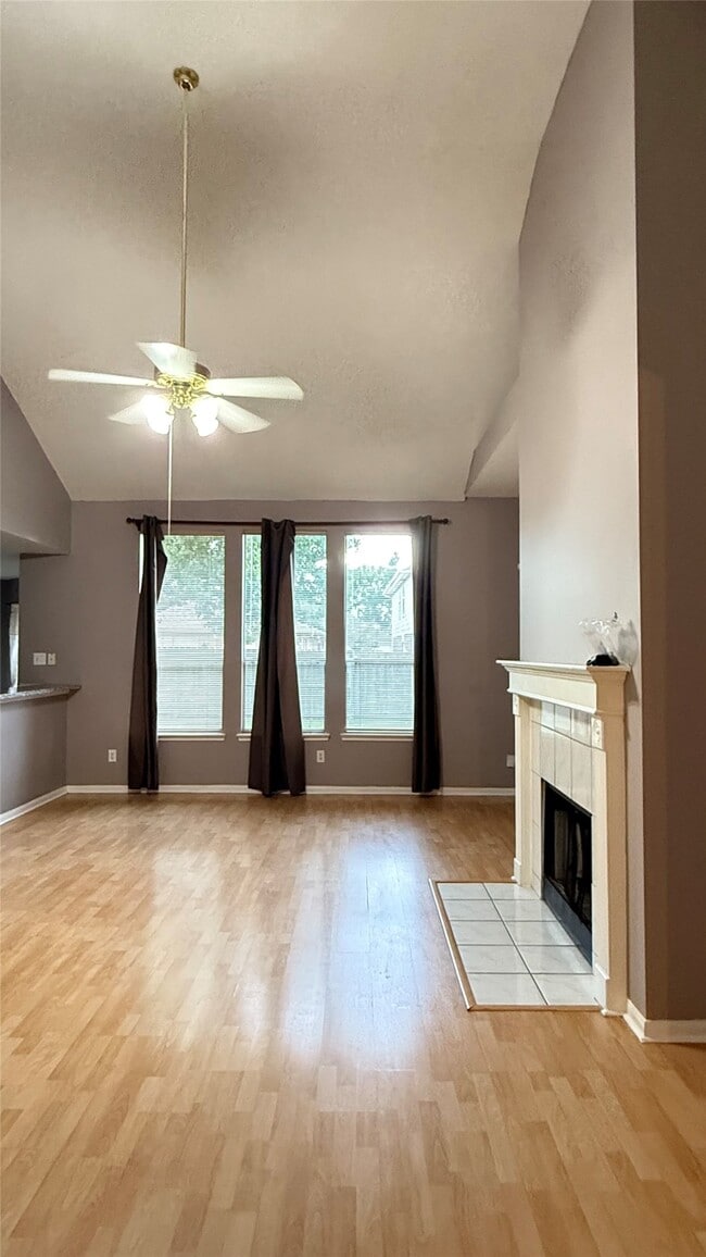 Foto del edificio - 4919 Lochman Ln