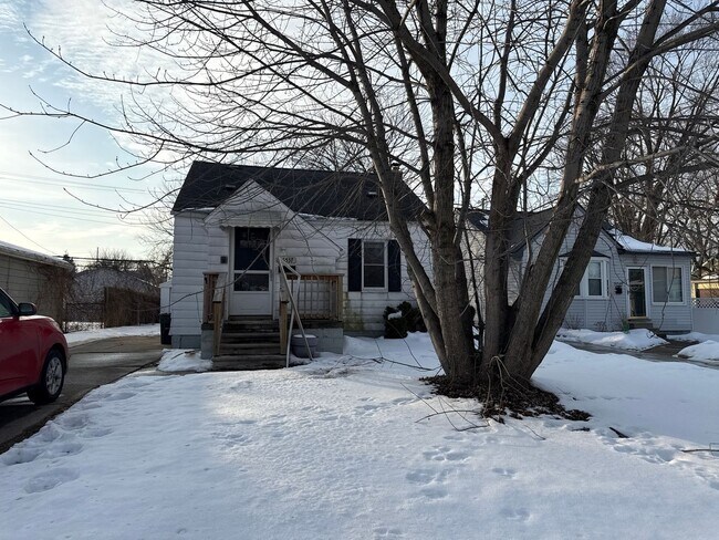 Building Photo - Charming 3BR House in Madison Heights