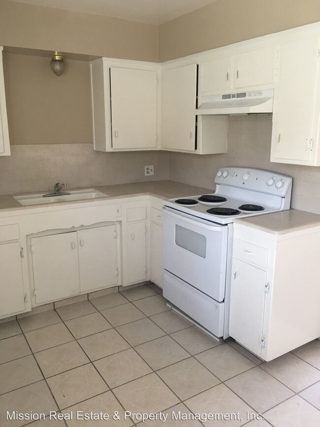 Building Photo - 423 A St