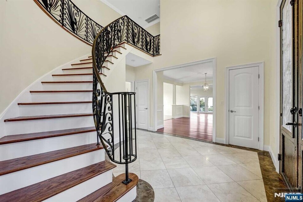 831 Pascack Rd