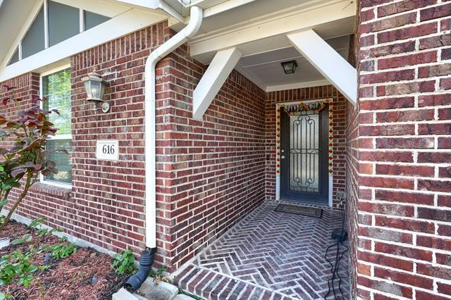 Foto del edificio - 616 Smokebrush St