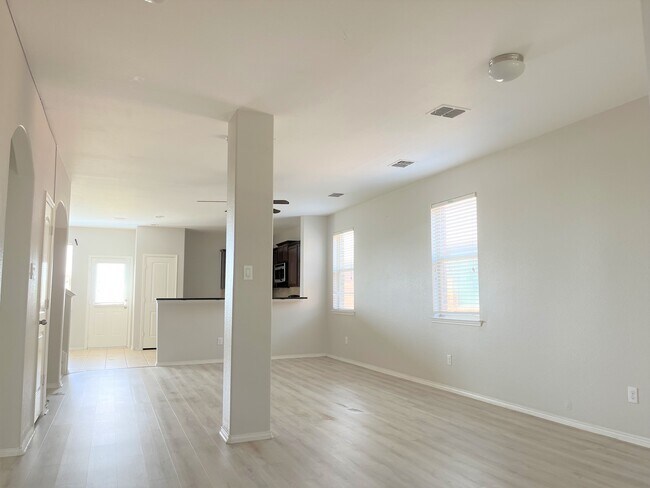 Foto del edificio - 2861 Houston Wood Dr