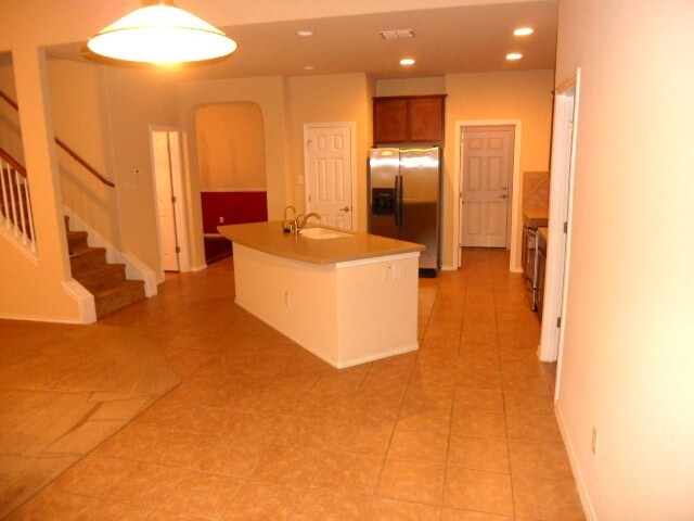 Building Photo - 244 Country Vale