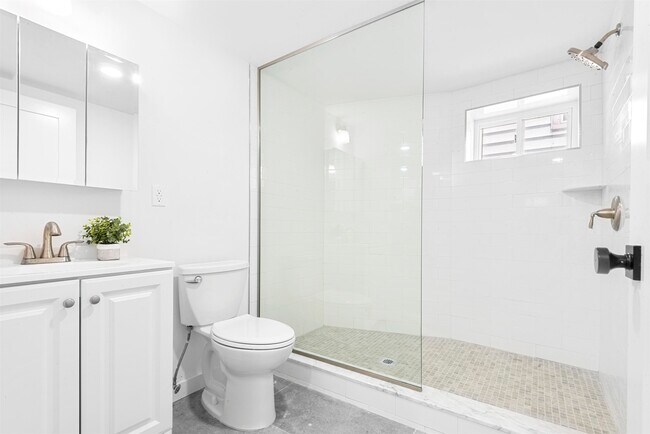 Foto del edificio - 829 John F. Kennedy Blvd