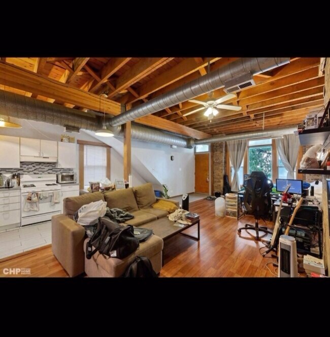 Foto del edificio - 1319 W Erie St