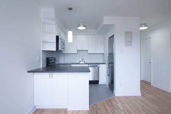 Photo du bâtiment - 735 Rue Gordon