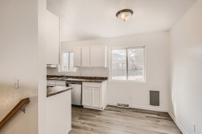 Foto del edificio - 14 Jewel Avenue, Colorado Springs, CO, 80906