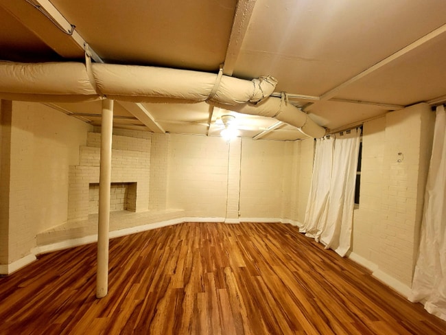 Building Photo - 20 N Garden Cir
