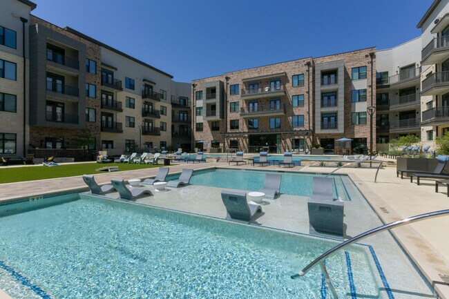 Apartamentos Lenox Grandview — foto de la comunidad - Lenox Grandview