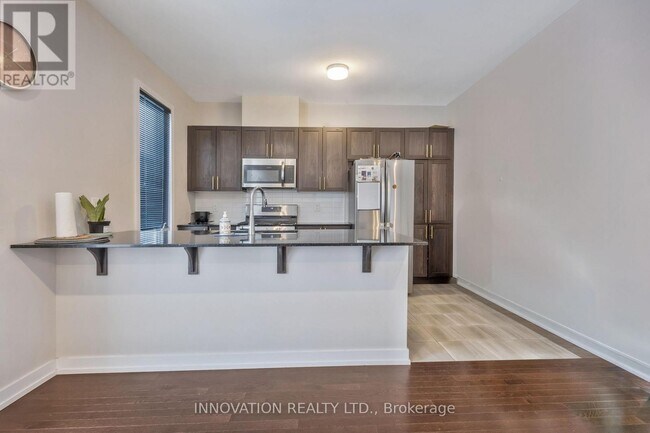 Building Photo - 578 Oldenburg Ave