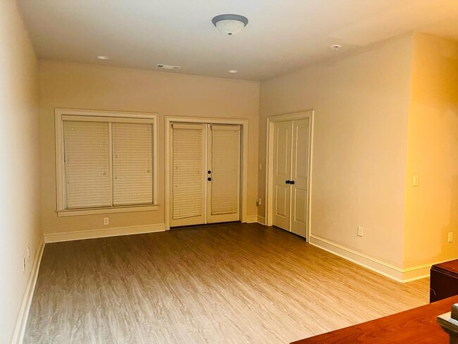 Building Photo - 1865 Preserve Way