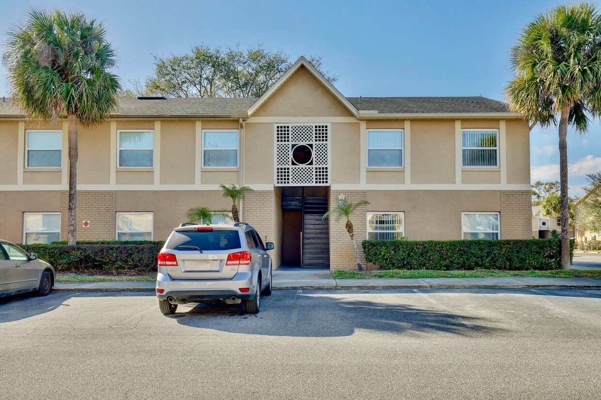Spacious 2/2 Cozy Condo with a Screened Balcony in the Gated Community of Hawthorne Village - Orl... - Spacious 2/2 Cozy Condo with a Screened Balcony in the Gated Community of Hawthorne Village - Orl...