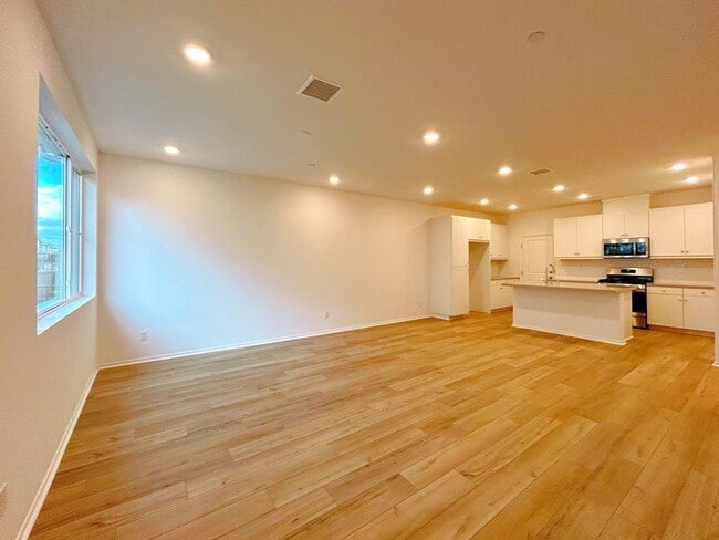 Building Photo - 5629 Kate Way