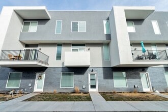 Building Photo - 1666 S 225 E