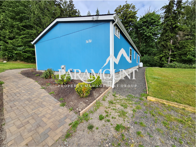 Building Photo - Private Tucked Away4 Bedroom in Port Orchard!