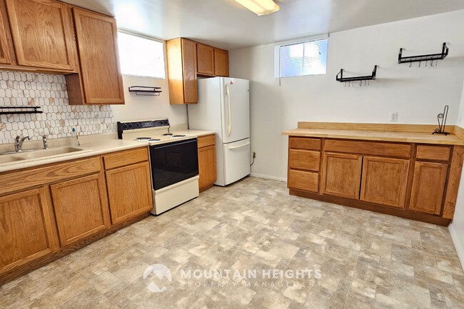 Foto del edificio - 9889 S Poppy Ln