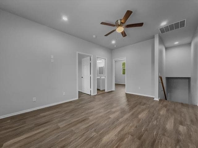 Building Photo - 5 Bowling Ln