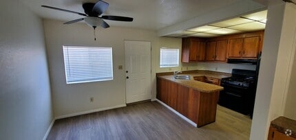 Building Photo - 40221 Harris Ln