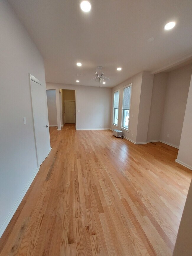 Foto del edificio - 3255 N Broadway