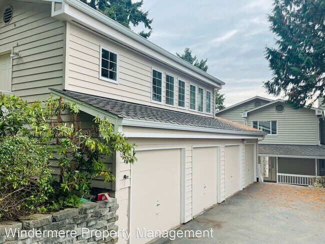 Foto del edificio - 3 br, 3 bath House - 7484 Madrona Drive NE