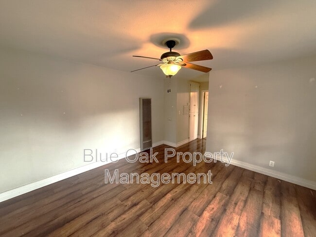 Foto del edificio - 390 Ash St