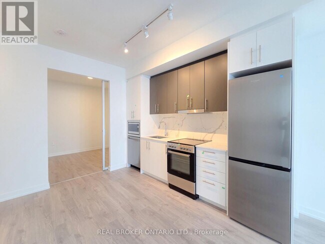 Photo du bâtiment - 9763 Markham Rd
