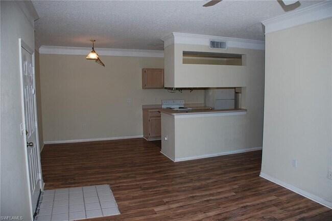 Building Photo - 11540 Villa Grand