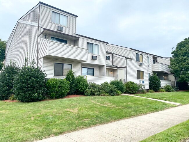 Building Photo - 266 Harlem Ave