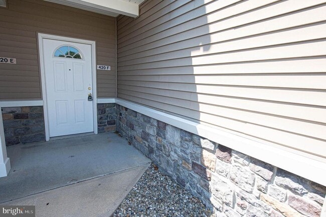 Foto del edificio - 420 Parkview Ct