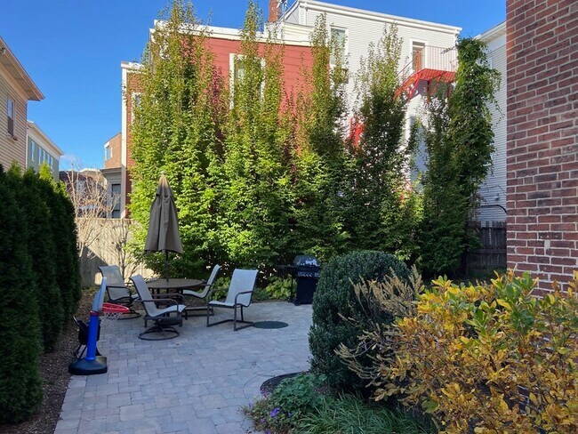 Foto del edificio - 1218 Cambridge St