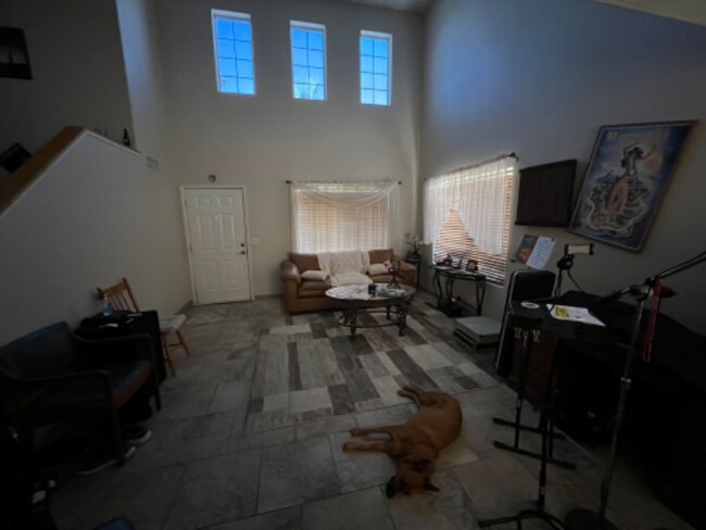 Building Photo - 4201 E Raven Rd