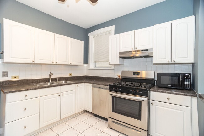 Foto del edificio - 5036 N Troy St