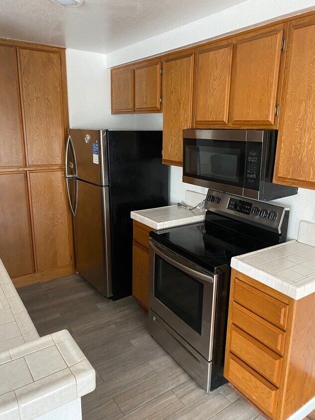 3863 Thorncroft Ln Unit I, Inglewood, CA 90305 Condo for Rent in Inglewood, CA