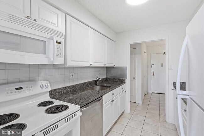 Foto del edificio - 5300 Holmes Run Pkwy