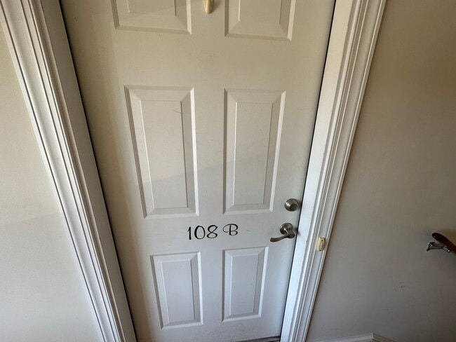 Photo - Upper Level Apartment in Wyndhurst