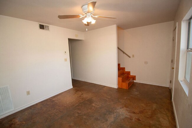 Foto del edificio - 114 Scofield Ave