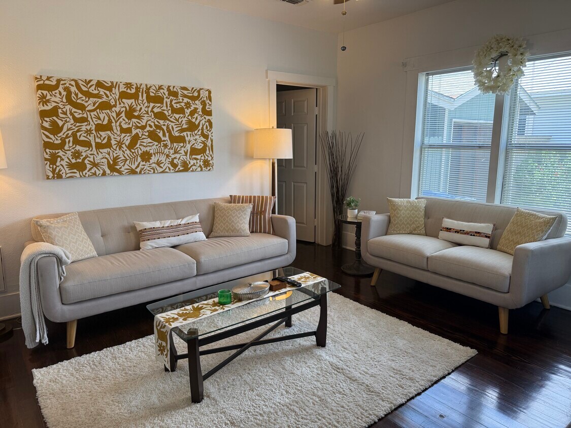 Foto principal - 131 Haynes Ave