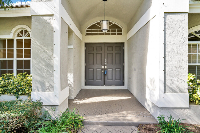 Building Photo - 1001 Parkside Cir N