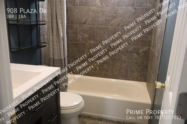 Foto del edificio - 908 Plaza Dr