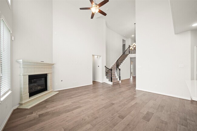 Foto del edificio - 8930 Emerald Cane Dr