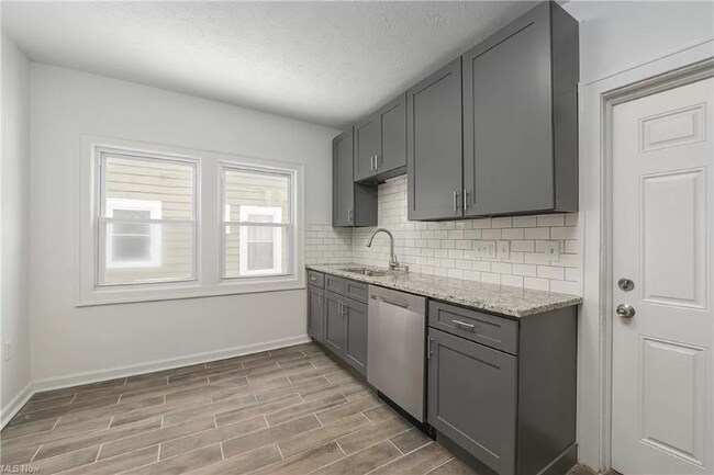 Foto del edificio - 3306 E Overlook Rd