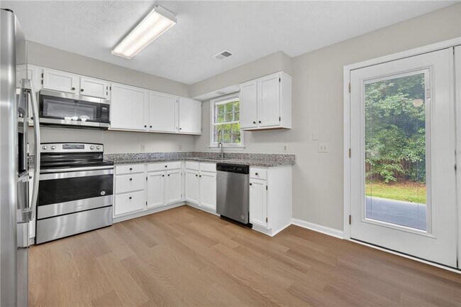 Building Photo - 12110 Greenmont Walk