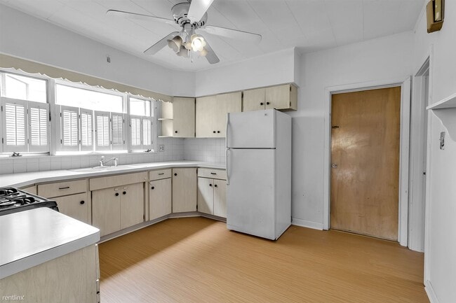 Building Photo - 3 br, 1 bath Duplex - 279 Fenton Street A ...