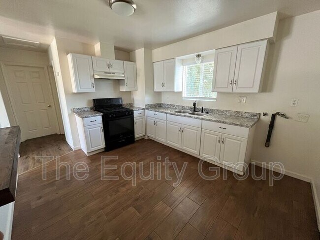 Foto del edificio - 202 S Kessing St